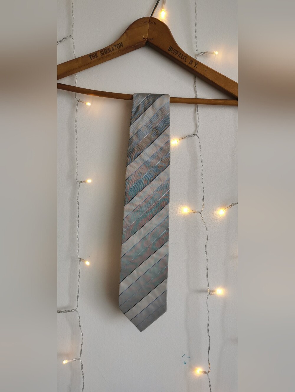 Hugo Boss 100 % Silk Men's Gray Striped Silk Tie